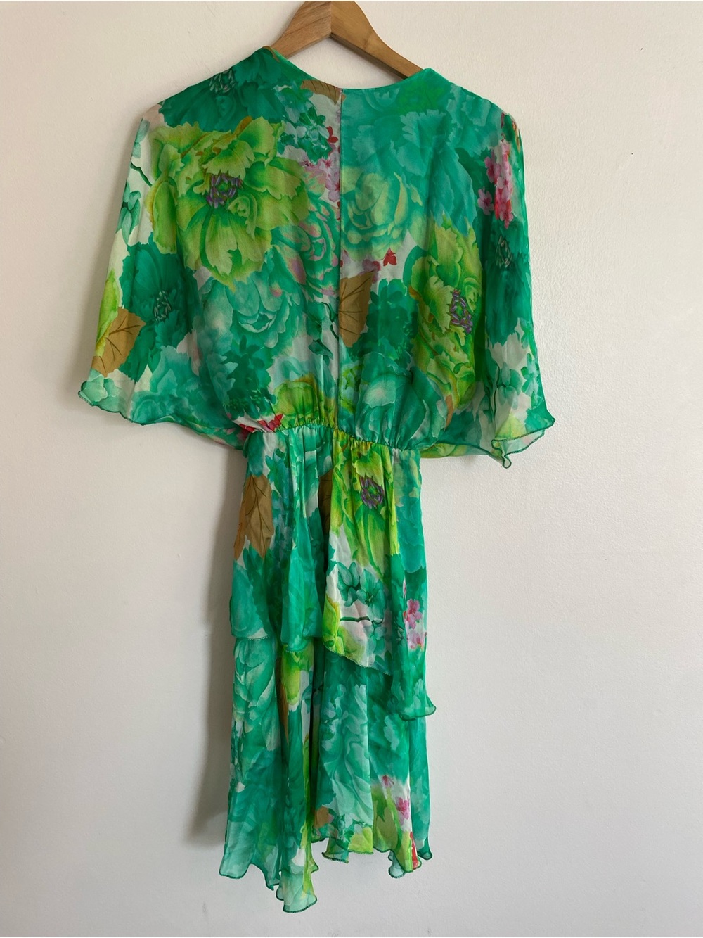 NT Amati Green Floral Tie-Front Midi Dress by - Picture 9 of 9